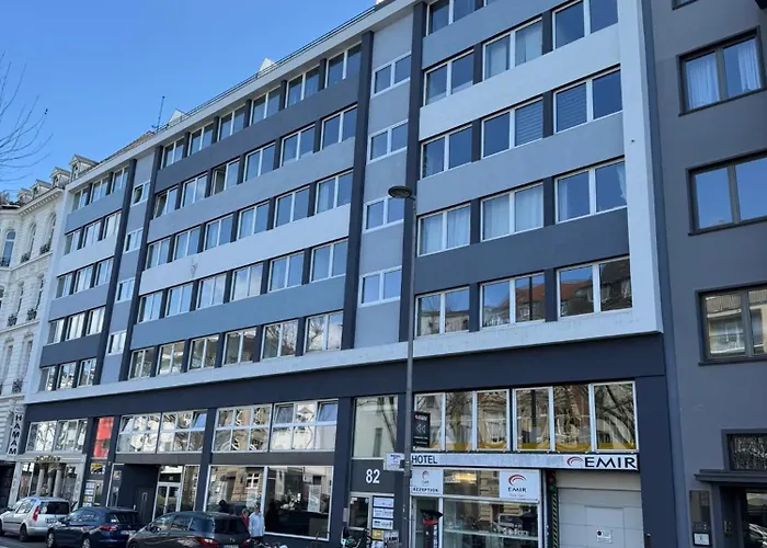 加尼埃米尔酒店 3*