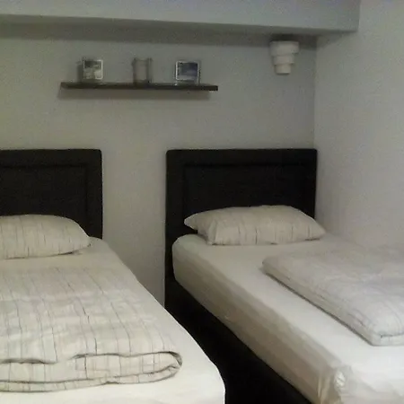 Garni Emir 3* Köln