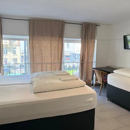 Garni Emir 3* Köln