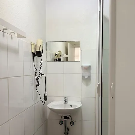 Garni Emir Vendégház Köln