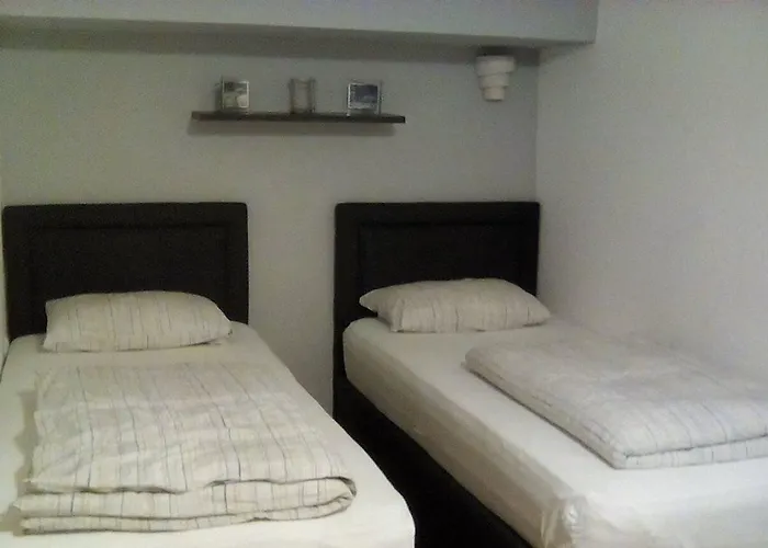 Garni Emir 3* Kolonia