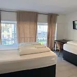 Garni Emir 3* Köln