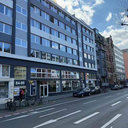 Garni Emir 3* Kolonia