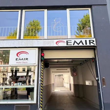 Garni Emir Πανσιόν