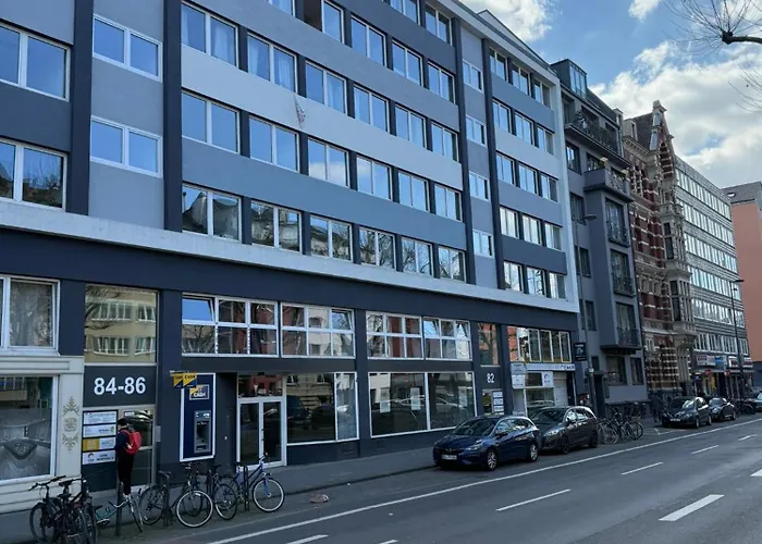 Garni Emir 3* Köln