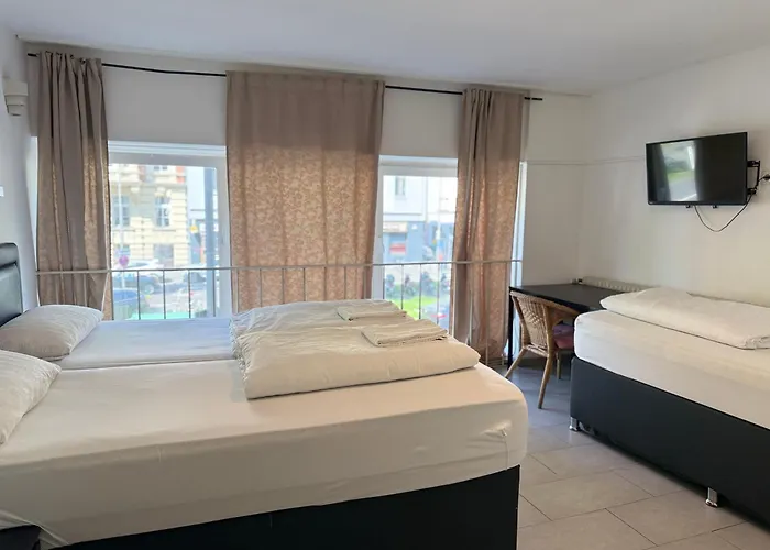 Garni Emir 3* Köln